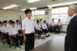 豊富を述べる中山くん