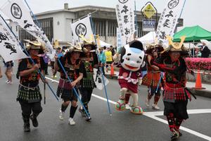 本多成重の丸岡城入城400年を記念して、大会役員が甲冑姿で応援