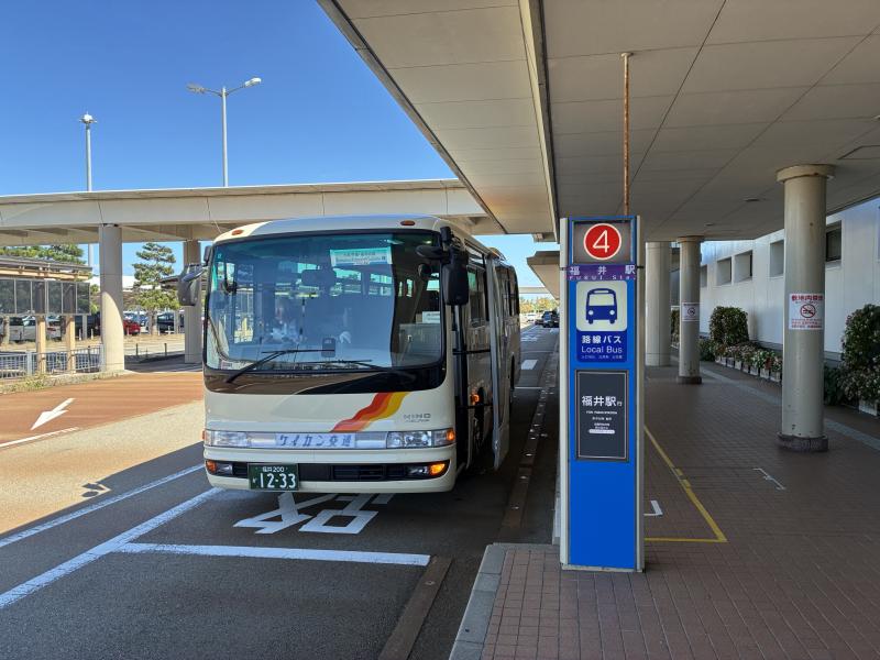 小松空港バス乗り場No.4