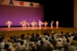 三国節保存会が三国節（市指定無形民俗文化財）を披露