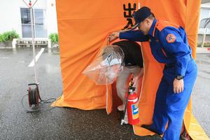 煙で充満した中に突入体験