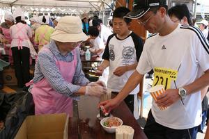 うどん振る舞い