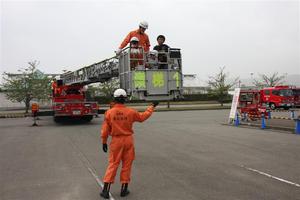 はしご消防車搭乗体験