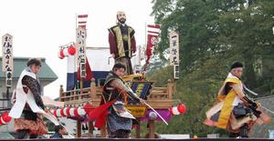 初代武将隊も参戦。迫真の演技で会場を盛り立て