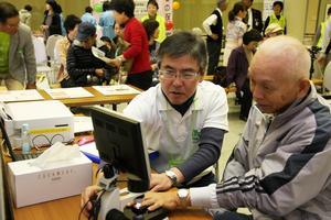 血流さらさら度を調べることで、体調をチェックする