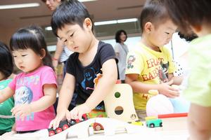 仲良く、楽しく遊ぶ子どもたち