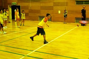 レクリエーションのドッヂビー。汗をかいて交流