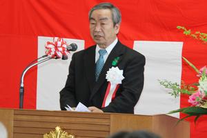 坂本市長は「地域防災拠点になるにふさわしい新庁舎」と話し、今後の活躍に期待しました