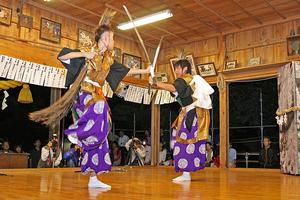 伝統の神事を厳粛に　日向の舞いを奉納（9月19日）
