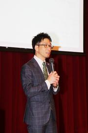 東日本大震災など過去の事例を取り上げ、防災教育の重要性について語る竹田氏