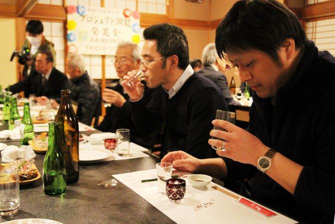 神力を使った日本酒を朱雀(坂井町下兵庫)で試飲