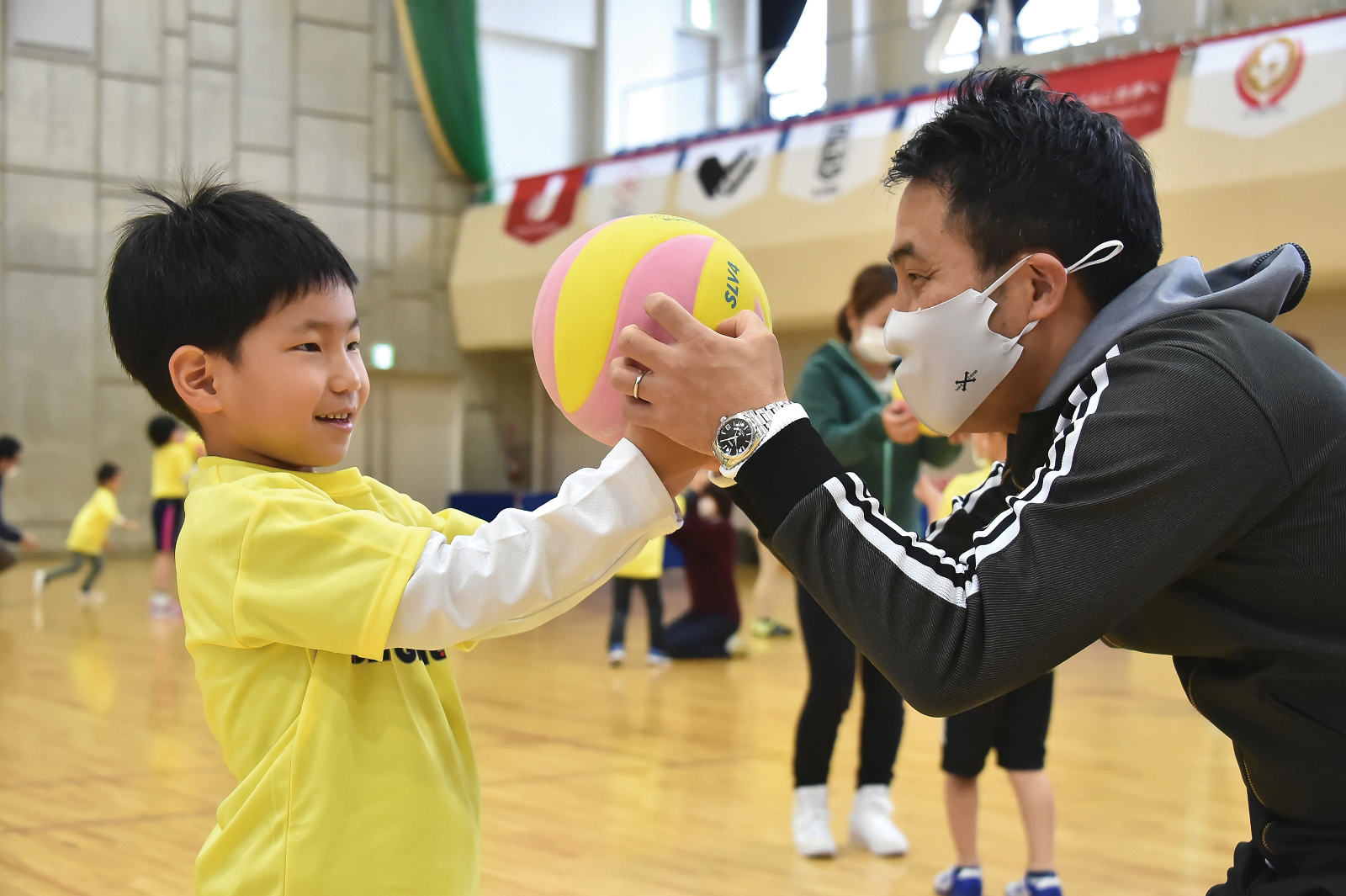 福井県坂井市 ボールゲームって楽しい 元トップ選手が児童に指南 福井県坂井市 ボールゲームって楽しい 元トップ選手が児童に指南