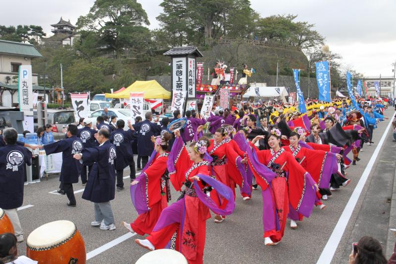 総踊りの写真